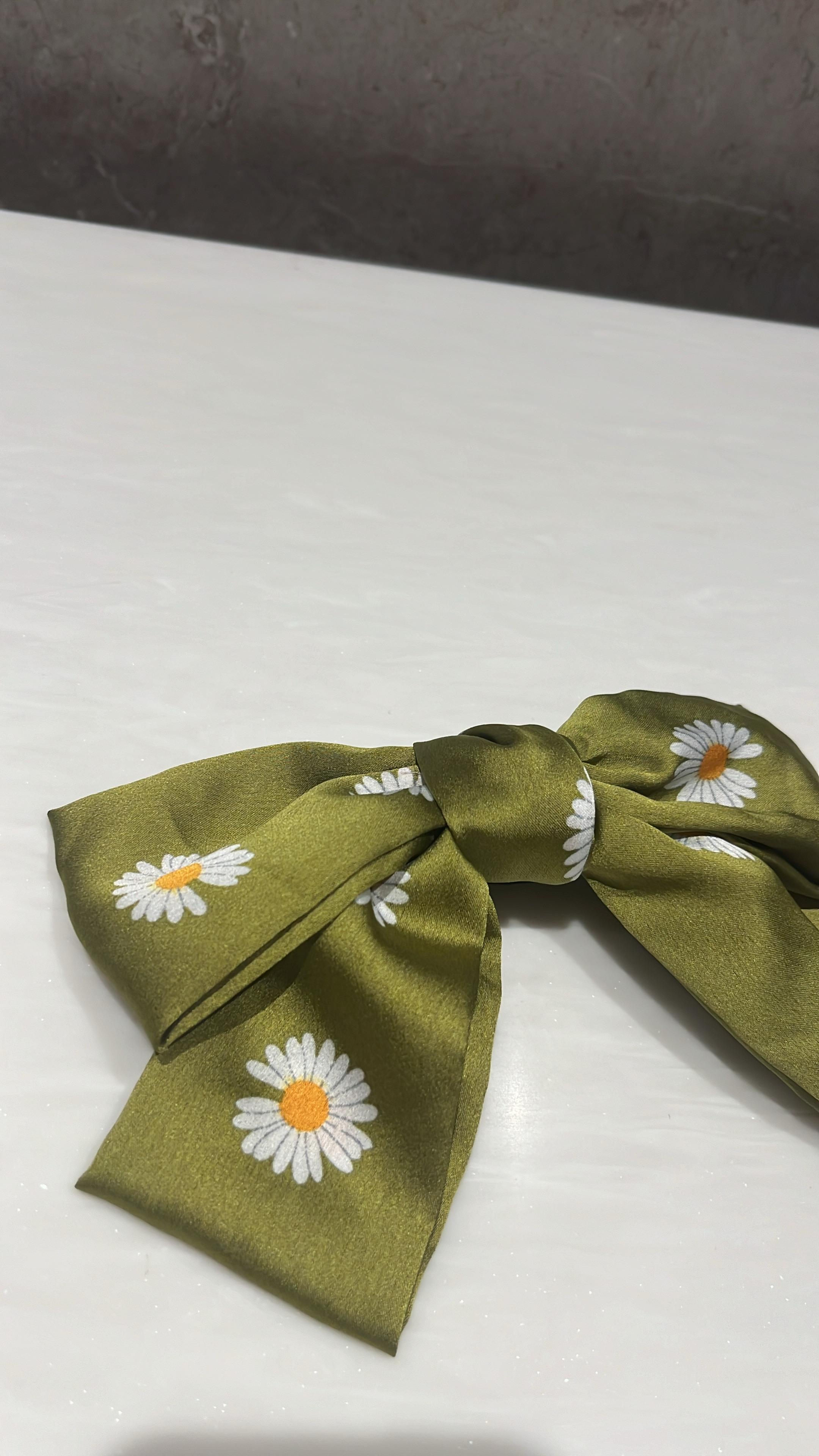 Daisy Bliss Green Printed Hairbow