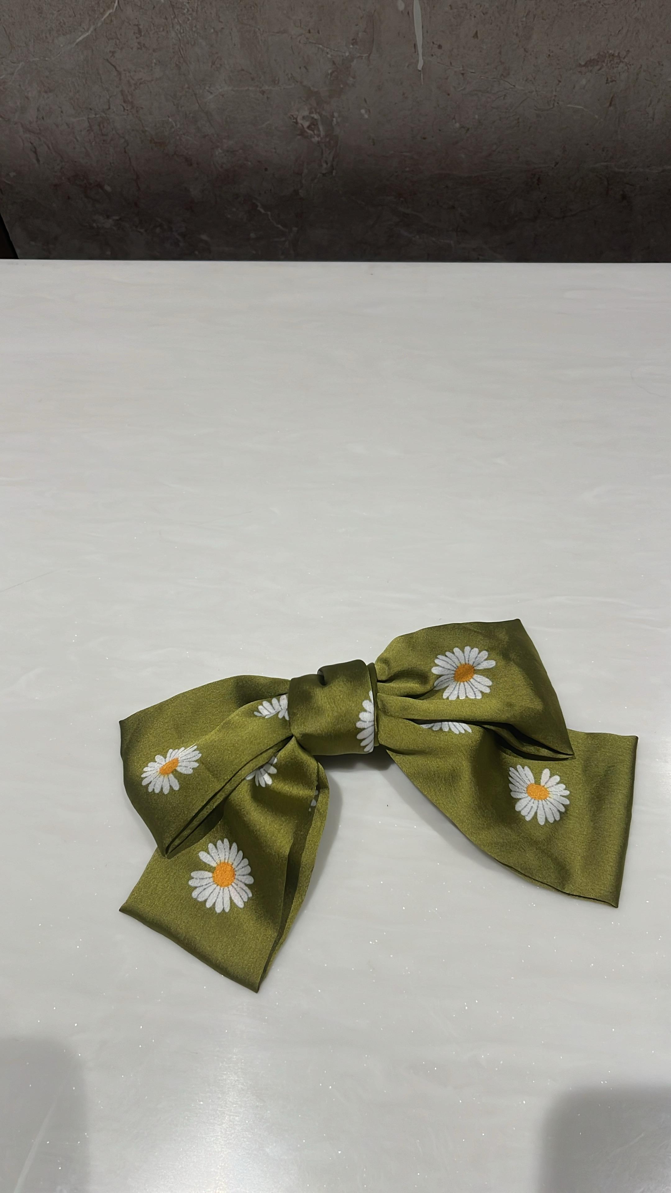 Daisy Bliss Green Printed Hairbow