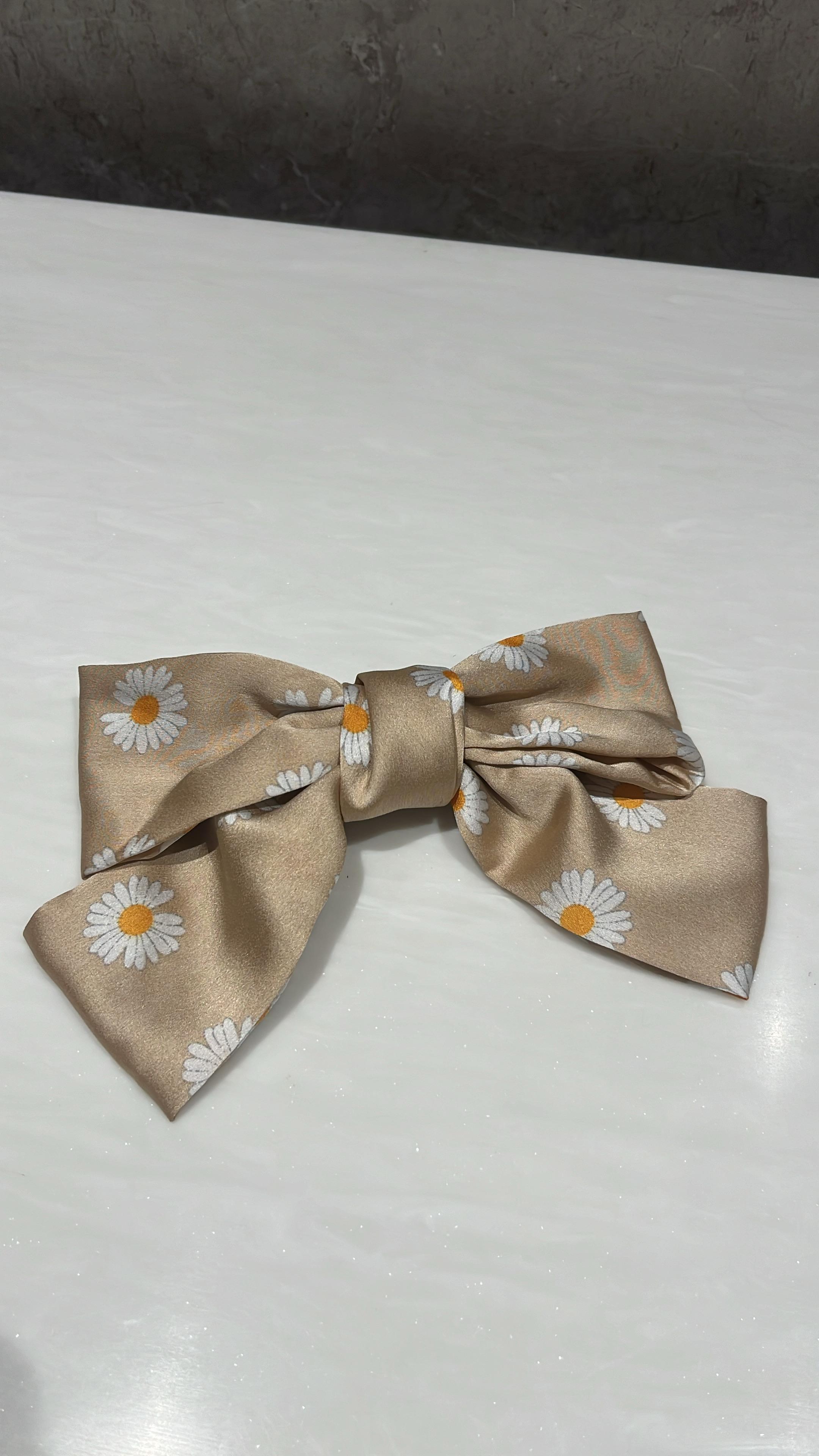 Daisy Bliss Beige Printed Hairbow