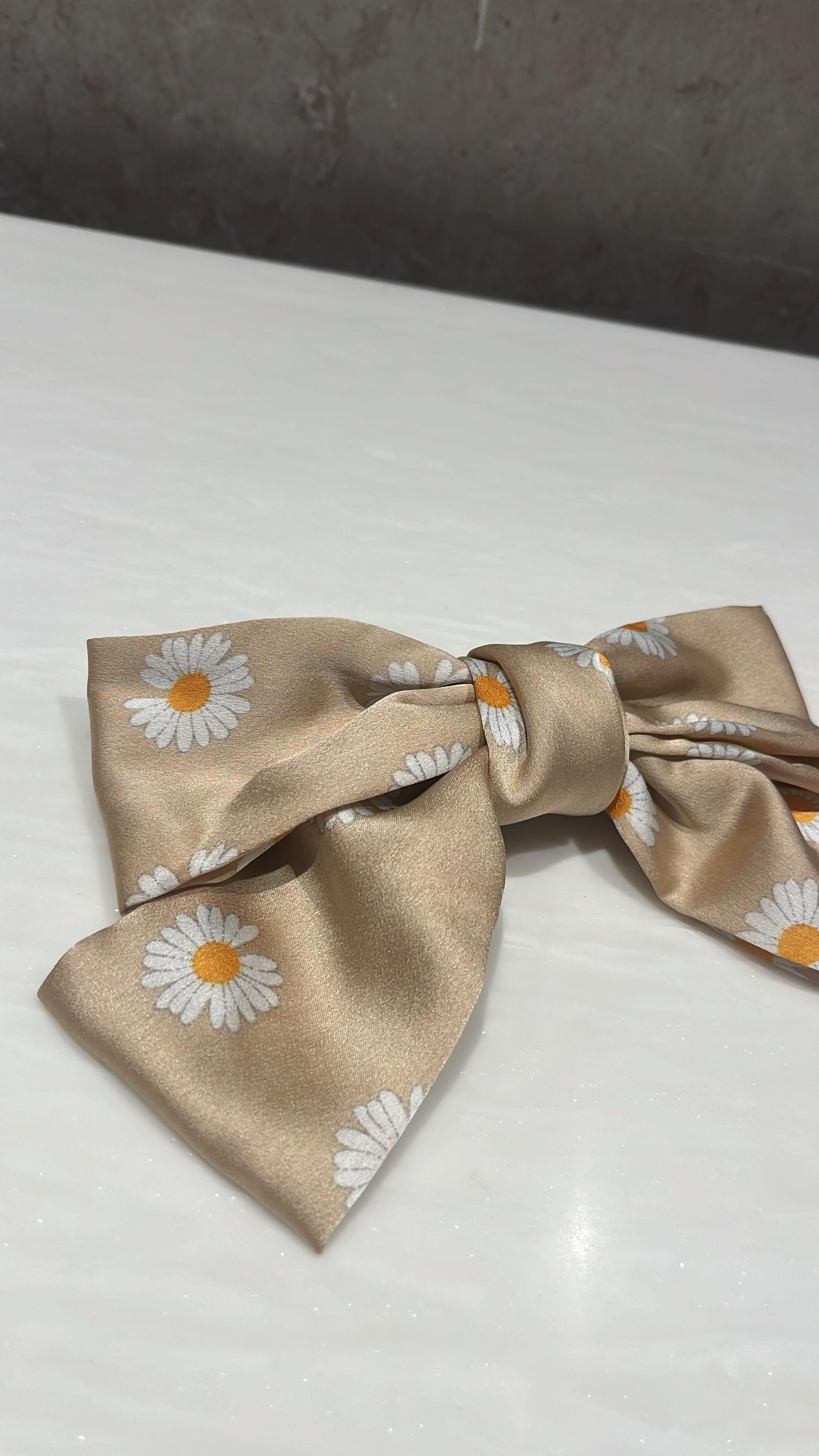 Daisy Bliss Beige Printed Hairbow