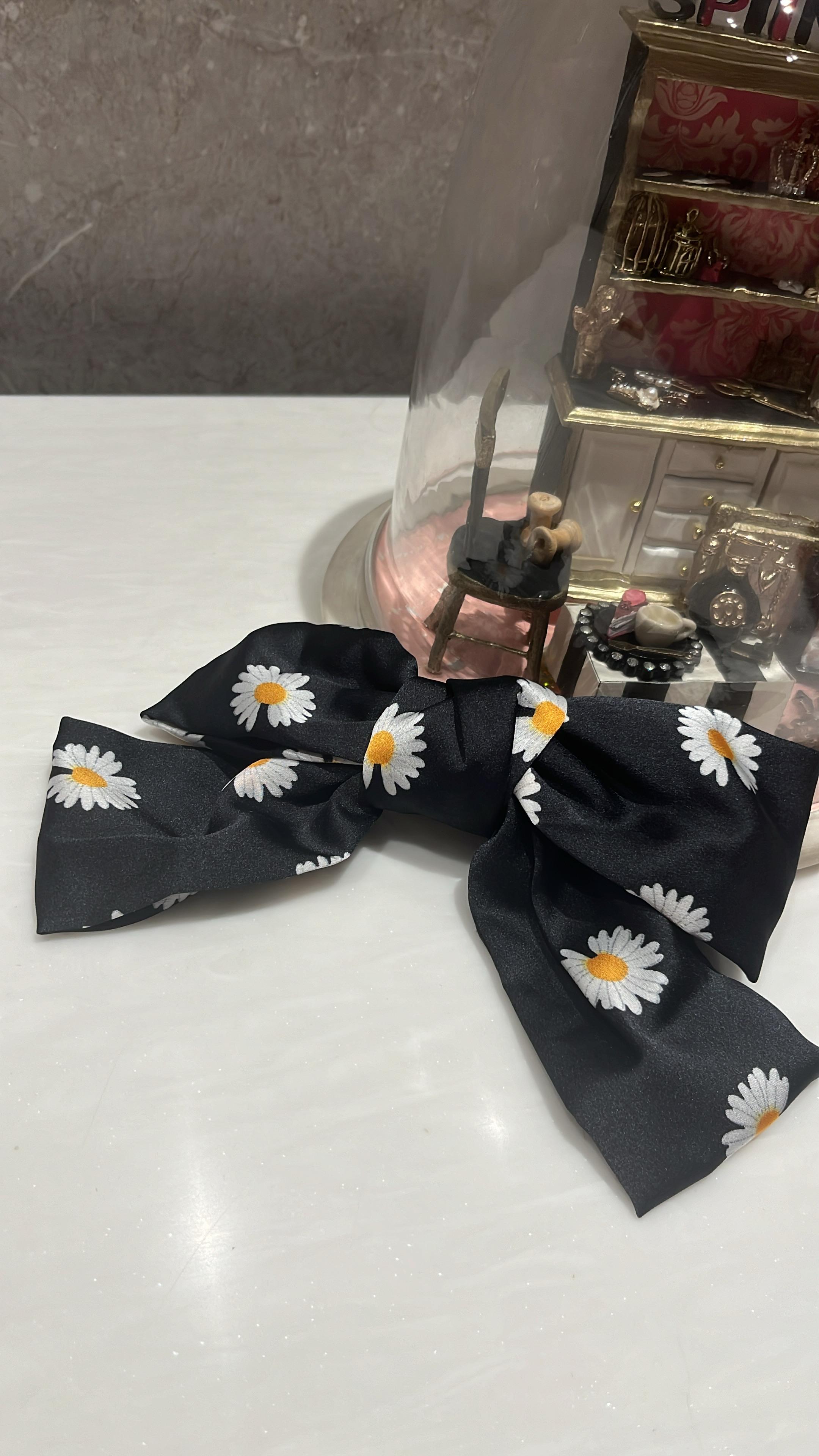 Daisy Bliss Black Printed Hairbow